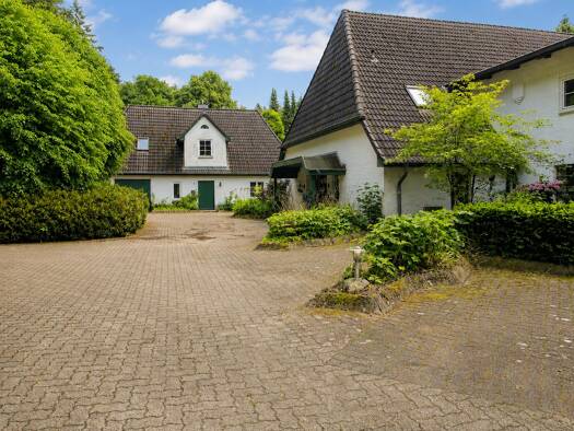 Einfamilienhaus zum Kauf 648.000 € 14 Zimmer 735 m² 5.585 m² Grundstück Brekendorf 24811