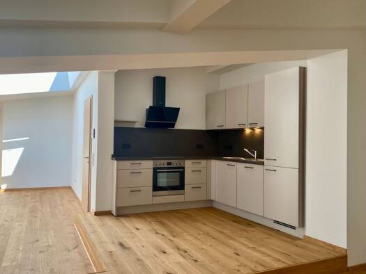 Wohnung zur Miete 1.100 € 3 Zimmer 82,9 m² frei ab 01.11.2026 Luitpoldplatz 8 Deggendorf Deggendorf 94469