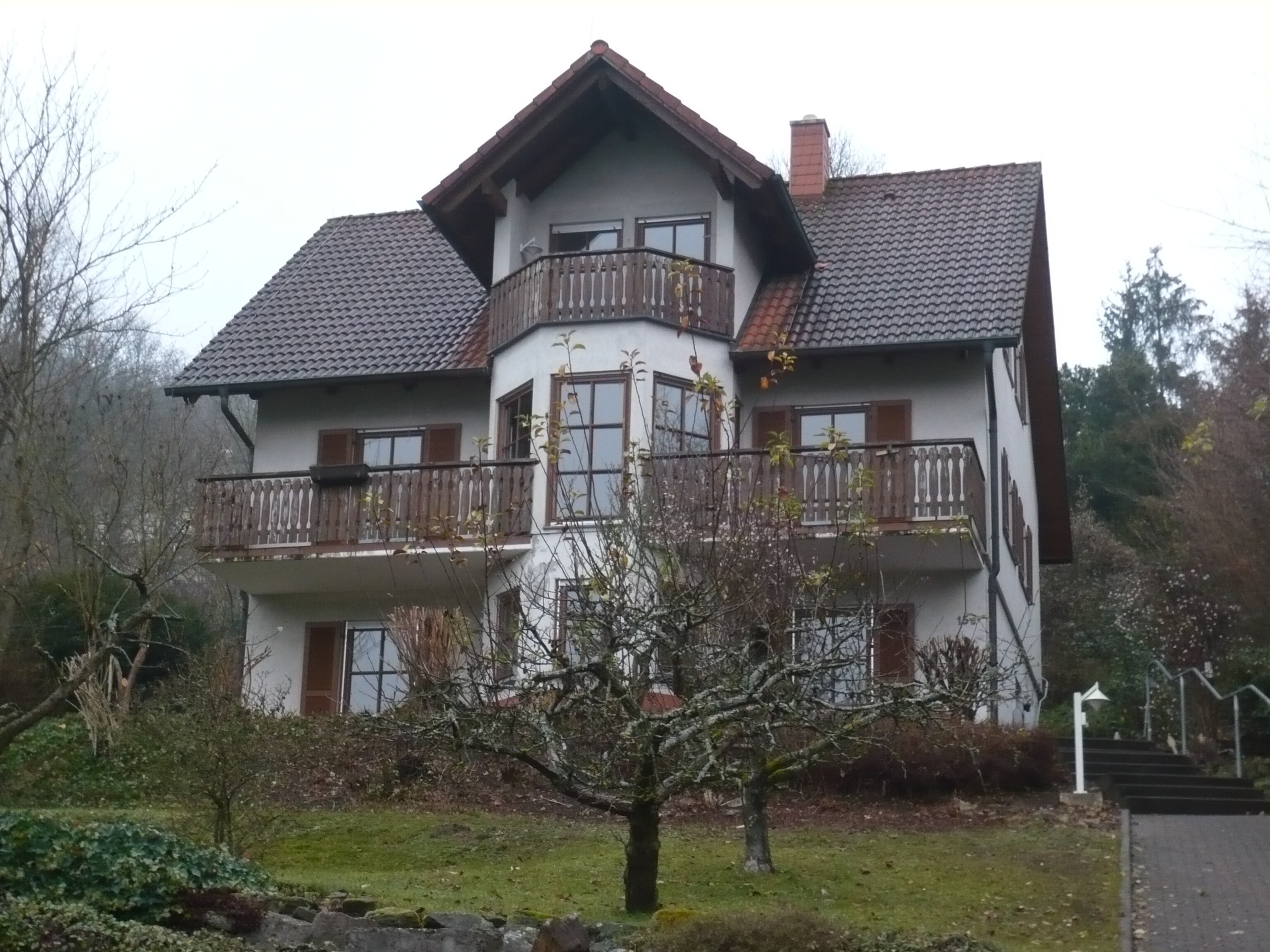 Einfamilienhaus zum Kauf 330.000 € 7 Zimmer 200 m²<br/>Wohnfläche 711 m²<br/>Grundstück ab sofort<br/>Verfügbarkeit Bad Brückenau Bad Brückenau 97769