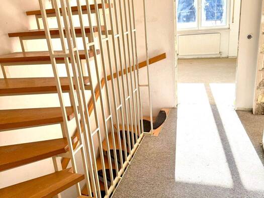 Reihenmittelhaus zur Miete 1.470 € 6 Zimmer 135 m² 122 m² Grundstück frei ab sofort Neumarkter Str. 52 Freystadt 92342