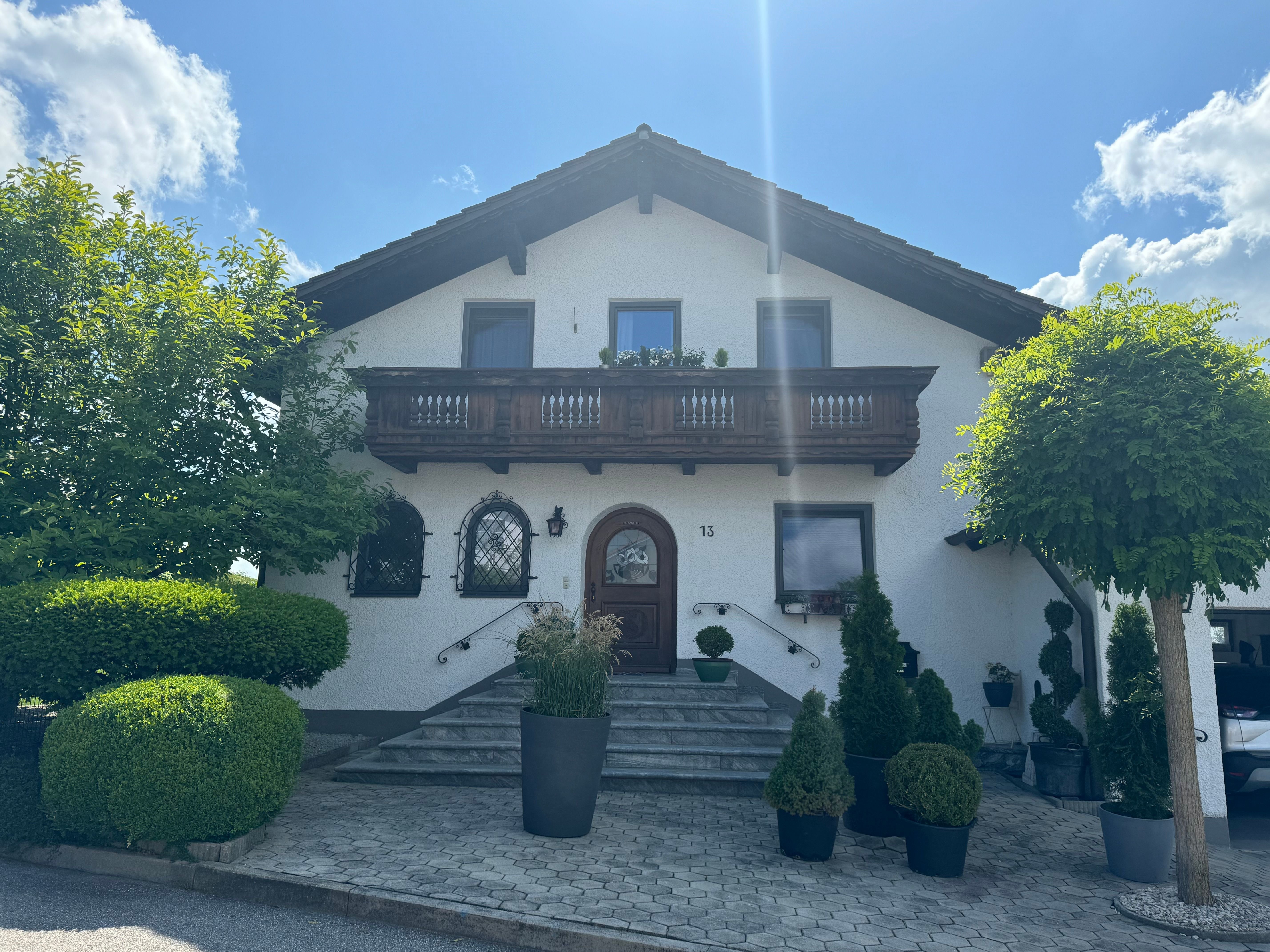 Haus zum Kauf 580.000 € 8 Zimmer 218 m²<br/>Wohnfläche 891 m²<br/>Grundstück ab sofort<br/>Verfügbarkeit Reisbach Reisbach 94419