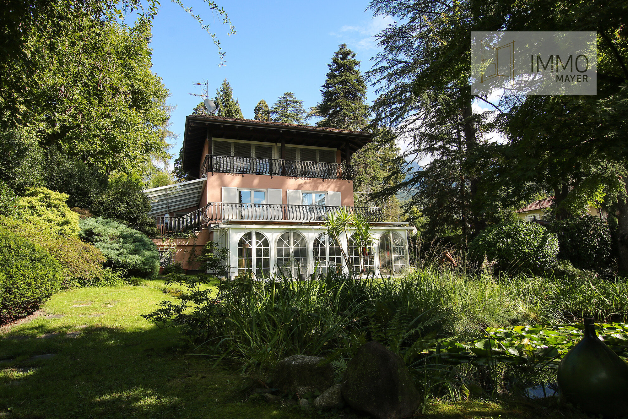 Villa zum Kauf 10 Zimmer 400 m²<br/>Wohnfläche 1.521 m²<br/>Grundstück Meran 39012