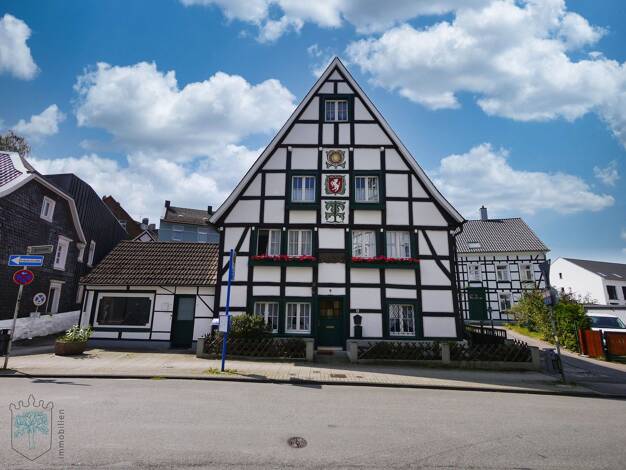 Mehrfamilienhaus zum Kauf 799.000 € 20 Zimmer 738 m² 1.239 m² Grundstück Langerfeld Wuppertal 42389