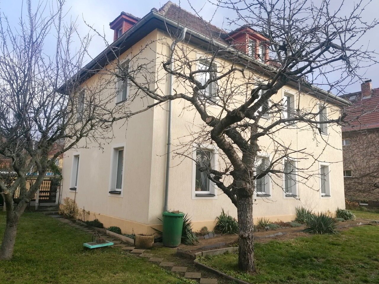 Einfamilienhaus zum Kauf 589.000 € 8 Zimmer 191,5 m²<br/>Wohnfläche 880 m²<br/>Grundstück ab sofort<br/>Verfügbarkeit Radebeul 01445