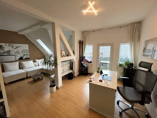 Wohnung zur Miete 945 € 2,5 Zimmer 81,2 m² 4. Geschoss frei ab 01.08.2026 Unterbilk Düsseldorf 40219