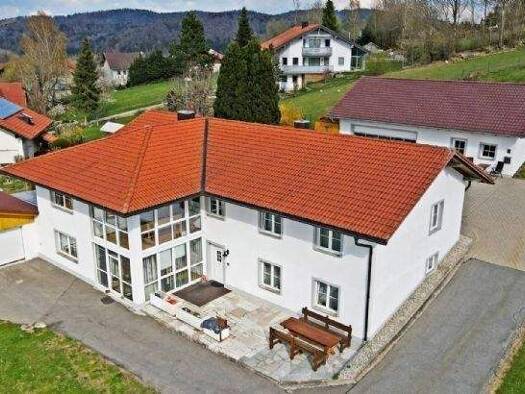 Einfamilienhaus zum Kauf 925.000 € 8 Zimmer 292,3 m² 1.700 m² Grundstück frei ab sofort Neureut 41 Neureut Freyung 94078