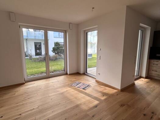 Wohnung zur Miete 730 € 2 Zimmer 64,3 m² EG Deggendorf Deggendorf 94469