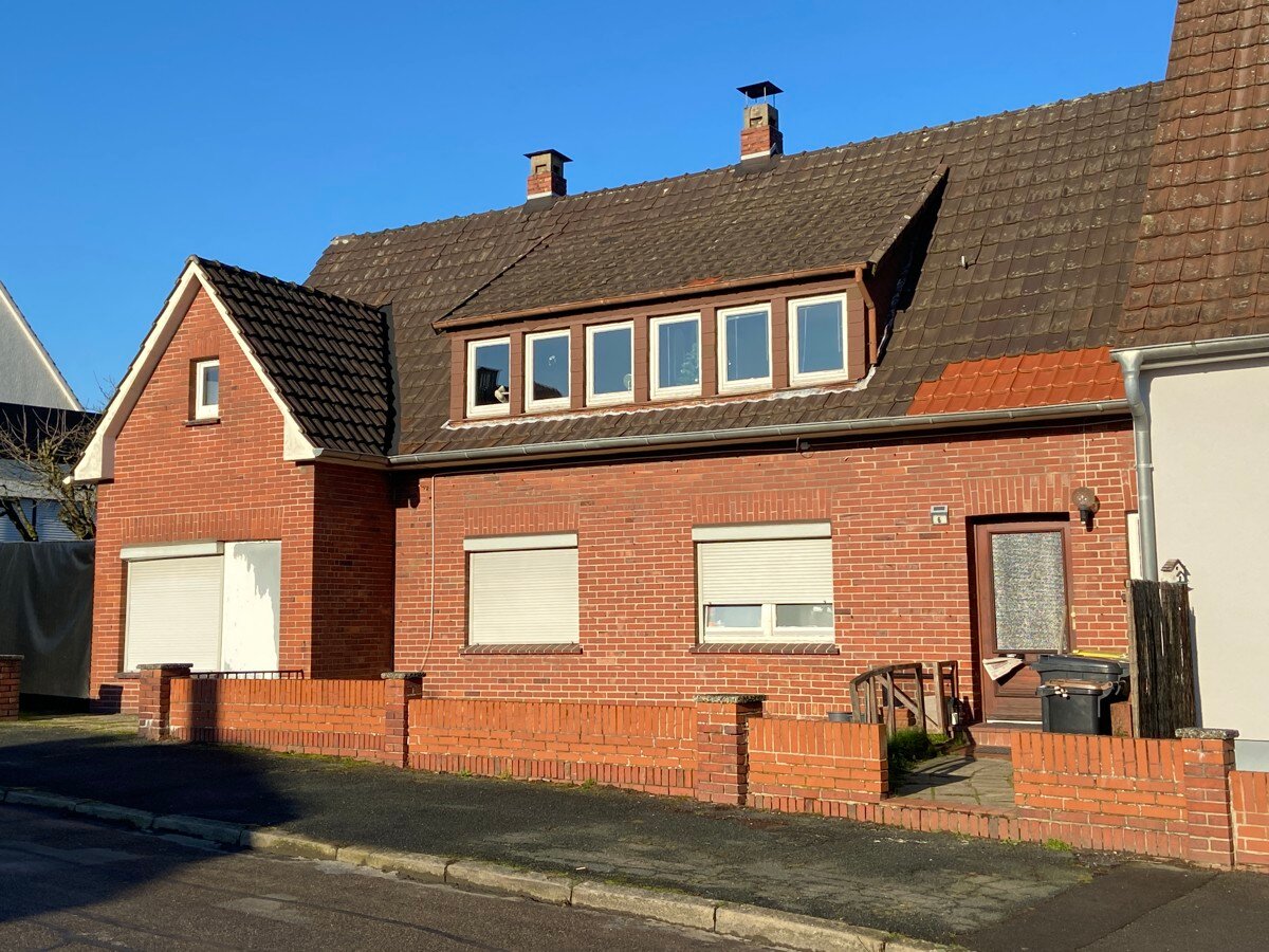 Einfamilienhaus zum Kauf 110.000 € 7 Zimmer 138,9 m²<br/>Wohnfläche 210 m²<br/>Grundstück Bramsche - Kernstadt Bramsche 49565