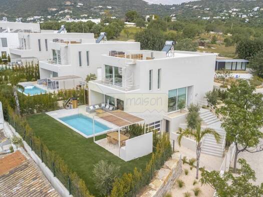 Haus zum Kauf 1.375.000 € 200 m² 575 m² Grundstück Santa Bárbara De Nexe 8005