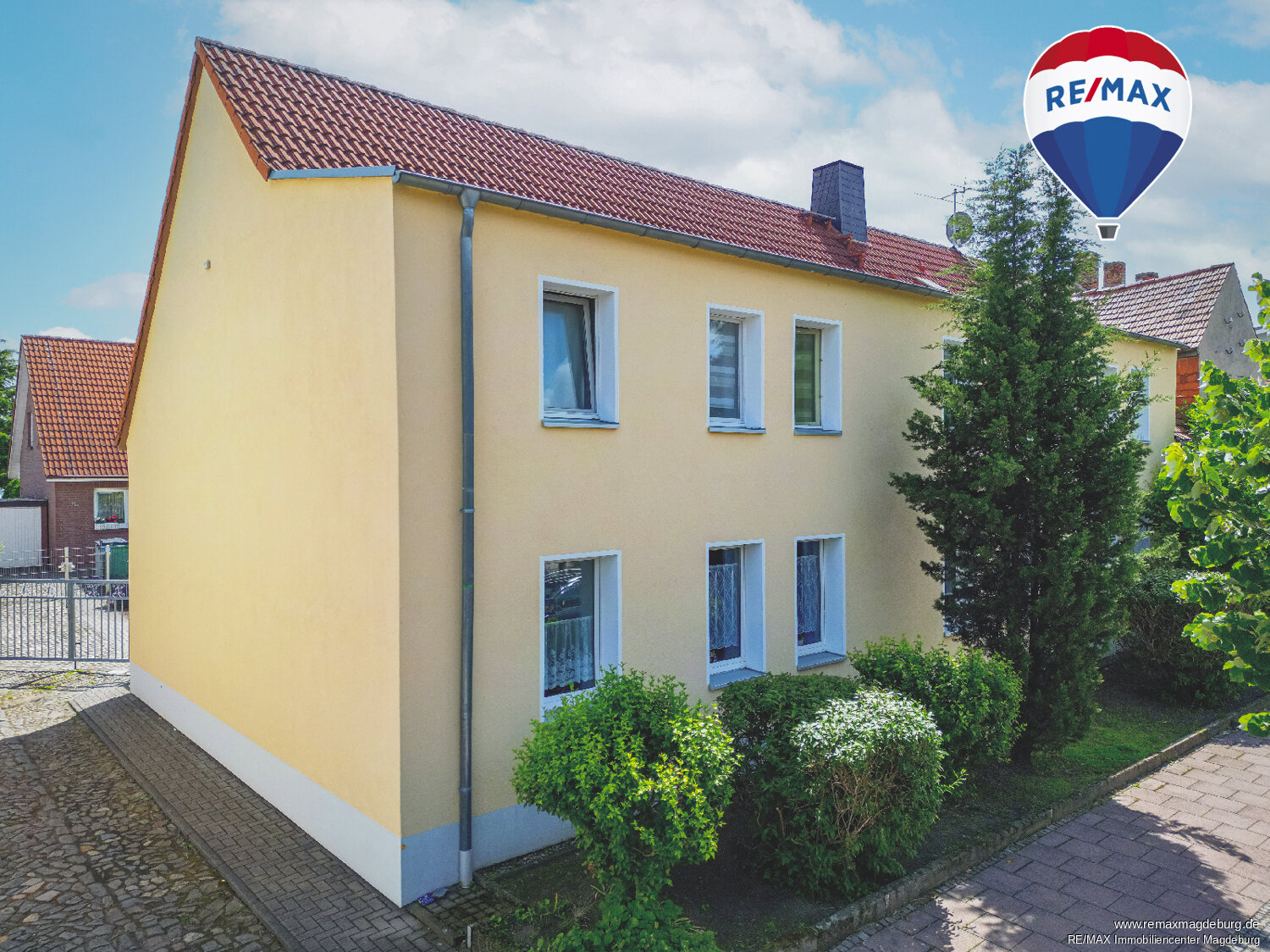 Mehrfamilienhaus zum Kauf 329.000 € 11,5 Zimmer 238 m²<br/>Wohnfläche 468 m²<br/>Grundstück Barleben Barleben 39179