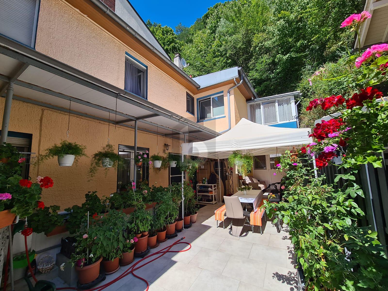 Mehrfamilienhaus zum Kauf 640.000 € 7 Zimmer 240 m²<br/>Wohnfläche 311 m²<br/>Grundstück Baden-Baden - Weststadt Baden-Baden 76530