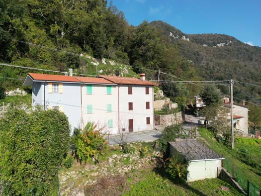 Reihenendhaus zum Kauf 120.000 € 3 Zimmer 45 m² 50 m² Grundstück frei ab sofort Stazzema 55040