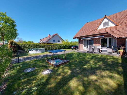Doppelhaushälfte zum Kauf 335.000 € 6 Zimmer 117 m² 494 m² Grundstück Mantinghausen Salzkotten 33154