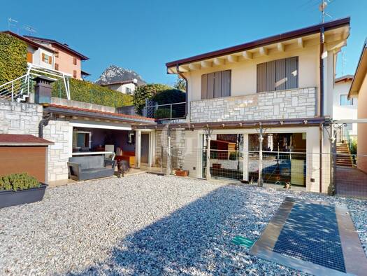 Reihenmittelhaus zum Kauf 520.000 € 6 Zimmer 177 m² 100 m² Grundstück frei ab sofort Toscolano Maderno 25088