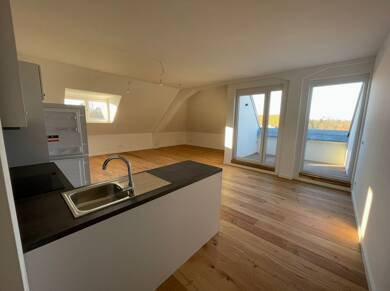 Wohnung zur Miete 1.050 € 3 Zimmer 96 m² Geschoss 3/3 Waldstadt Zossen 15806