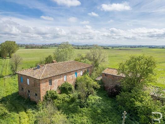 Haus zum Kauf 250.000 € 10 Zimmer 570 m² 1.700 m² Grundstück frei ab sofort Torrita di Siena