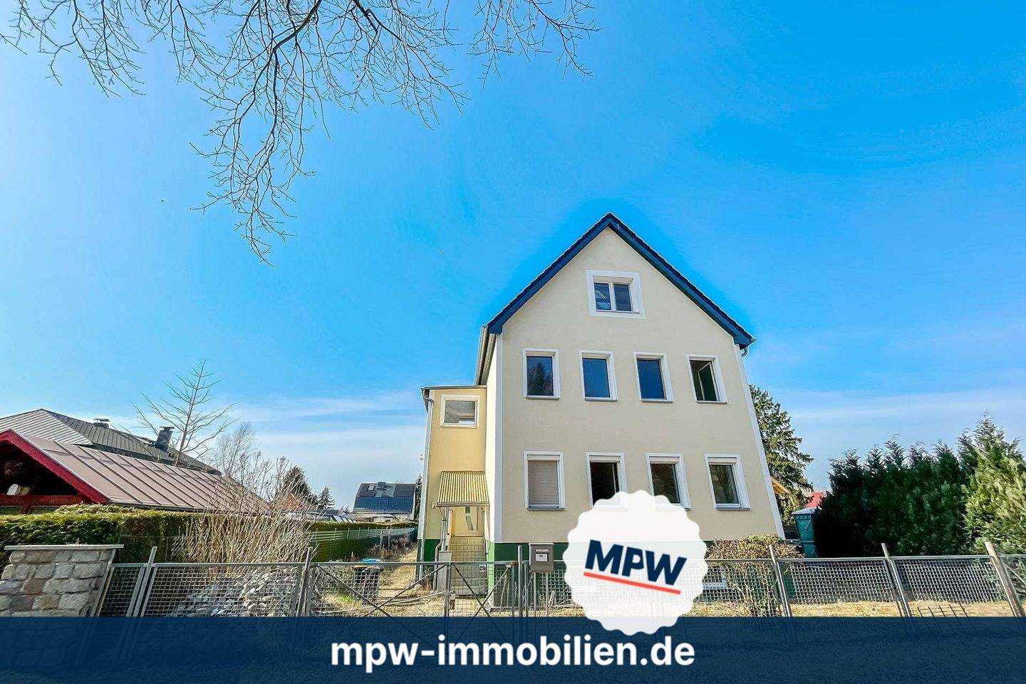 Immobilie in Fredersdorf-Vogelsdorf - Großzügiges Mehrgenerationshaus mit viel Platz und liebevoller Modernisierung - Bild 0