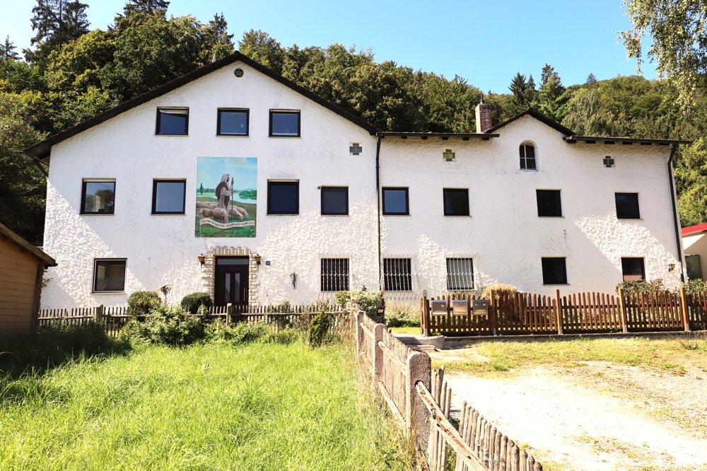 Mehrfamilienhaus zum Kauf 899.000 € 15 Zimmer 500 m²<br/>Wohnfläche 3.631 m²<br/>Grundstück Schafhausen Kinding / Schafhausen 85125