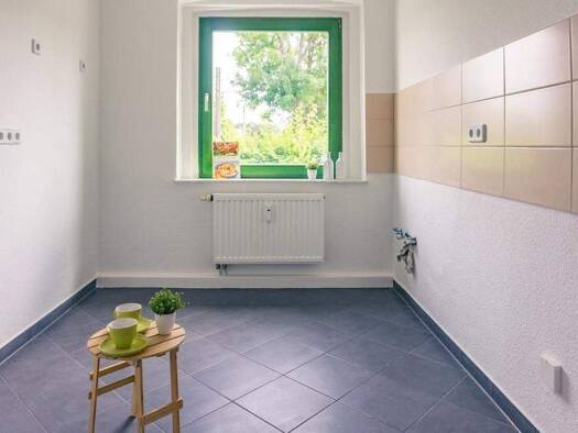 Wohnung zur Miete 285 € 3 Zimmer 50,7 m² 1. Geschoss frei ab 01.04.2026 Bahnstr. 43 Schönau Chemnitz 09116