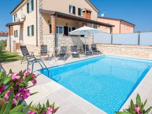 Haus zum Kauf 675.000 € 5 Zimmer 169 m² Umag Centar, Luka, Finida