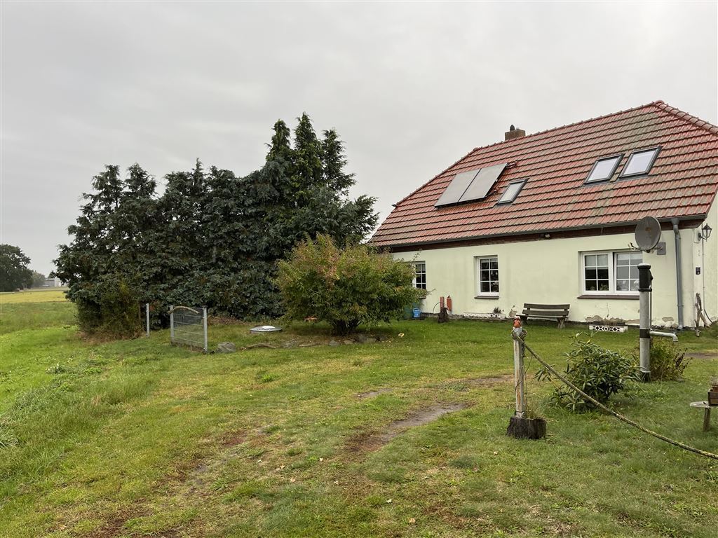 Einfamilienhaus zum Kauf 198.000 € 6 Zimmer 140 m²<br/>Wohnfläche 1.463 m²<br/>Grundstück Neuendorf Süderholz , Vorpommern 18516