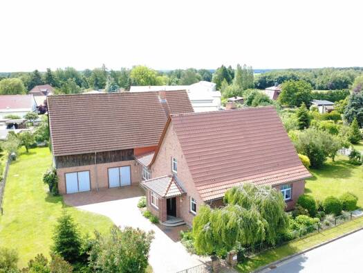 Einfamilienhaus zum Kauf provisionsfrei 335.000 € 6 Zimmer 176 m² 2.358 m² Grundstück Kummer Ludwigslust 19288