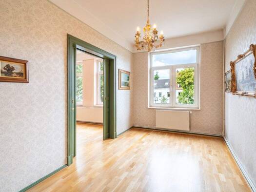 Einfamilienhaus zum Kauf 375.000 € 10 Zimmer 264 m² 332 m² Grundstück Schleswig 24837