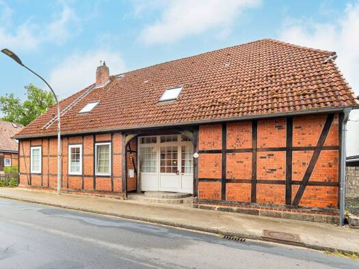 Einfamilienhaus zum Kauf 269.000 € 5 Zimmer 160 m² 490 m² Grundstück frei ab sofort Uelzener Straße 1 Wrestedt Wrestedt 29559