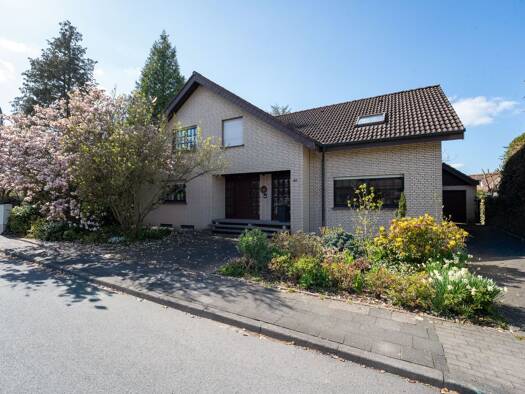 Einfamilienhaus zum Kauf 480.000 € 7 Zimmer 283 m² 802 m² Grundstück Upsprunge Salzkotten 33154