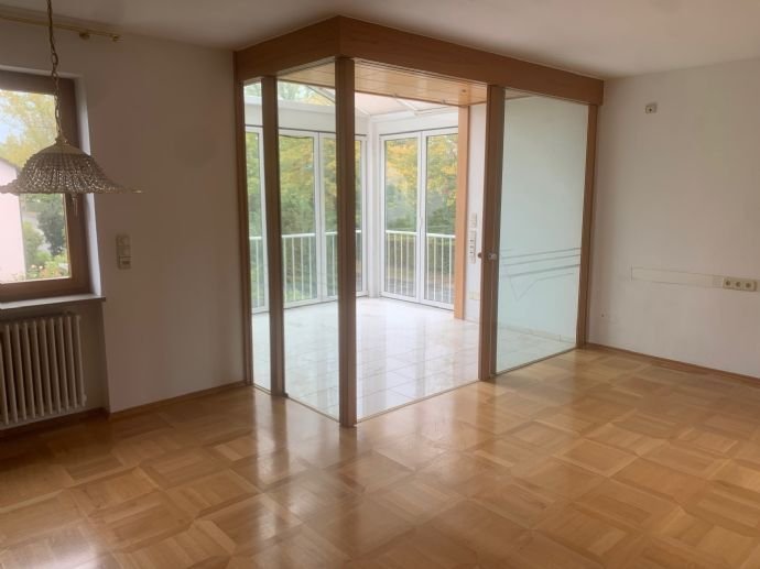 Wohnung zur Miete 1.120 € 3,5 Zimmer 112 m²<br/>Wohnfläche 01.10.2024<br/>Verfügbarkeit Johann - Peter - Hebel - Schule 74 Singen (Hohentwiel) 78224