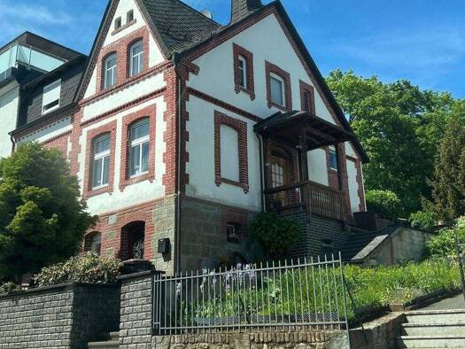 Doppelhaushälfte zum Kauf 349.000 € 6 Zimmer 140 m² 367 m² Grundstück frei ab 01.10.2026 Herborn 35745