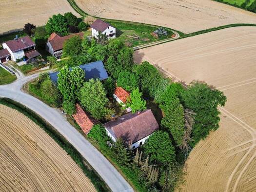 Bauernhaus zum Kauf 225.000 € 8 Zimmer 160 m² 2.000 m² Grundstück Habersbrunn Eichendorf 94428