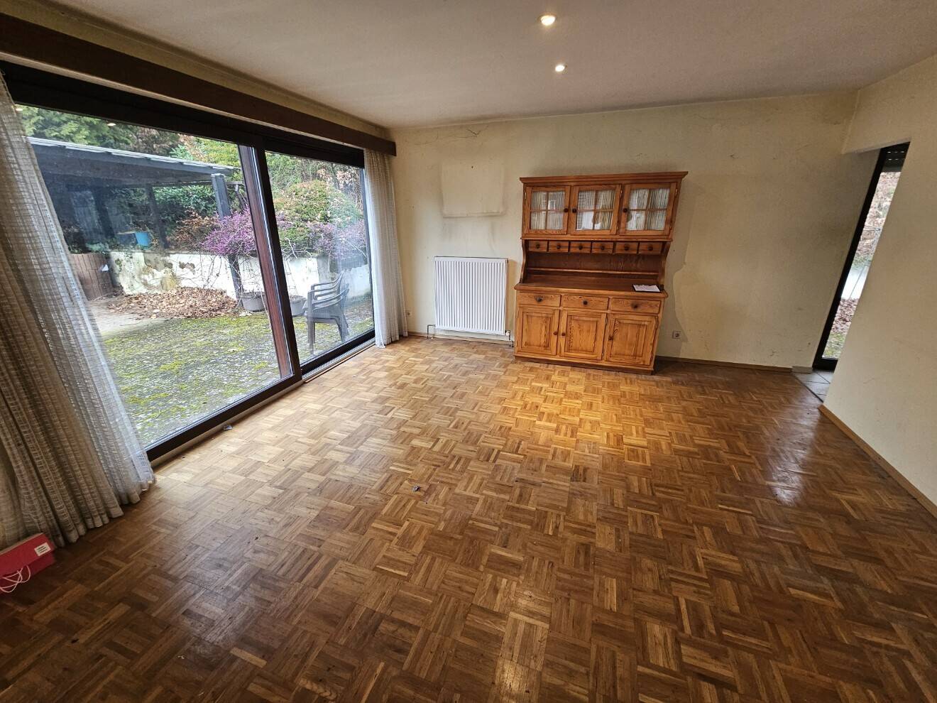 Immobilie in Kaiserslautern - Gut aufgeteiltes 2-Familienhaus / Doppelgarage in guter Lage von Kaiserslautern - Bild 2