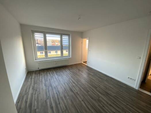 Wohnung zur Miete 445 € 1,5 Zimmer 35 m² 3. Geschoss frei ab sofort Eisenbahnstraße 95 Eberswalde Eberswalde 16225