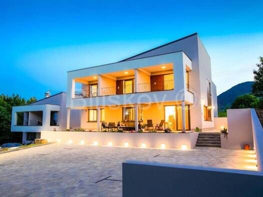 Einfamilienhaus zum Kauf 1.300.000 € 16 Zimmer 550 m² 850 m² Grundstück Rakovica 53231