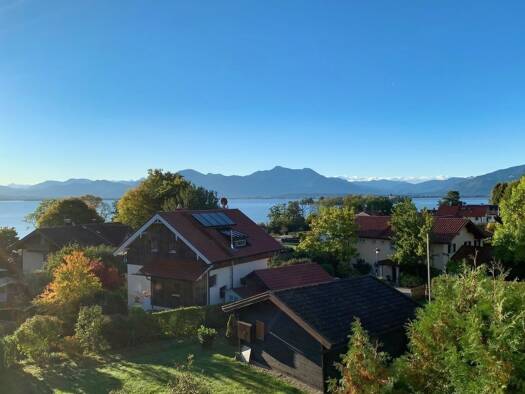 Villa zum Kauf 1.950.000 € 5 Zimmer 295 m² 1.271 m² Grundstück Gstadt Gstadt am Chiemsee 83257