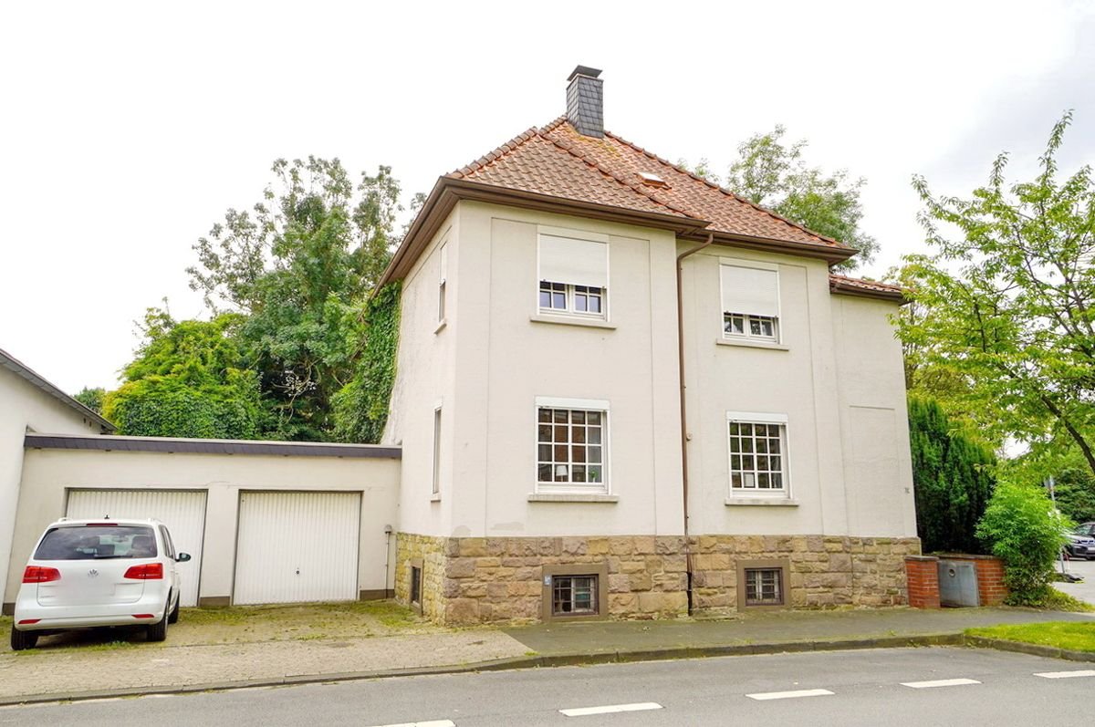 Einfamilienhaus zum Kauf 299.000 € 6 Zimmer 140 m²<br/>Wohnfläche 451 m²<br/>Grundstück ab sofort<br/>Verfügbarkeit Lemgo Lemgo 32657