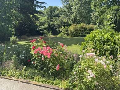 Einfamilienhaus zum Kauf 985.000 € 8 Zimmer 256 m² 764 m² Grundstück Frankfurt 65934