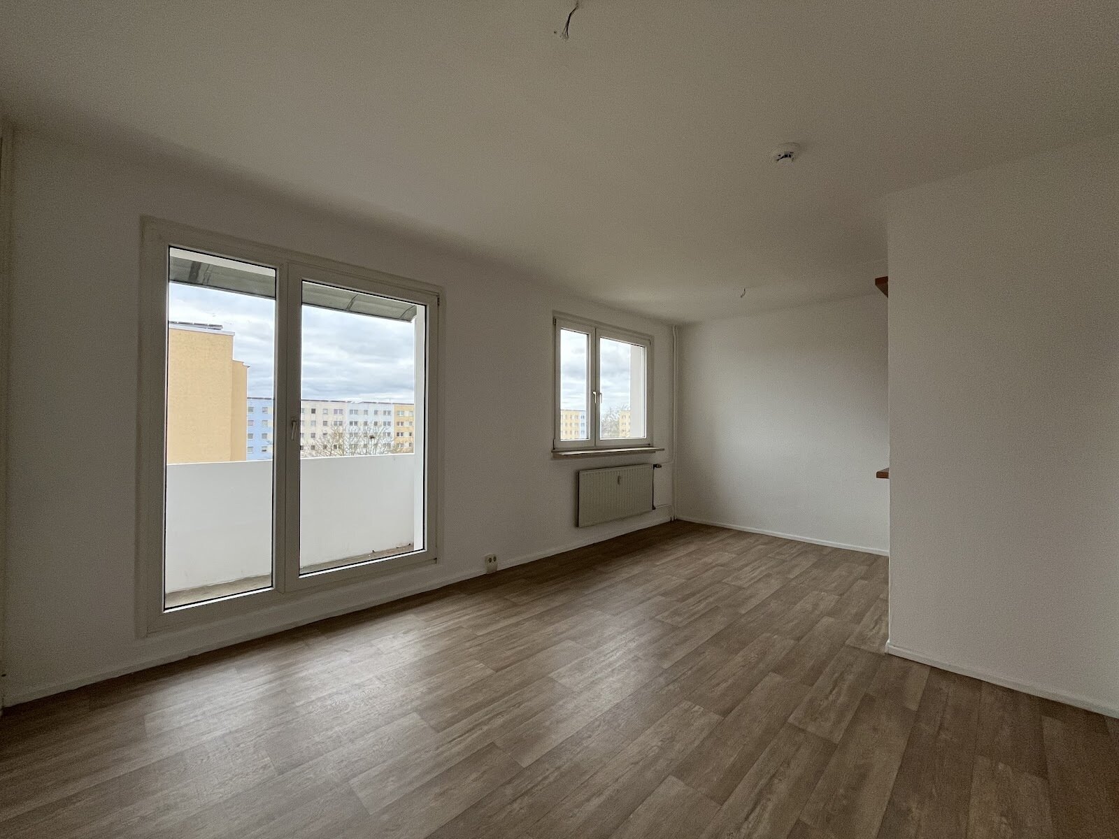 Wohnung zur Miete 327 € 3 Zimmer 57,3 m²<br/>Wohnfläche 3.<br/>Geschoss Straße der Völkerfreundschaft 114 Friedrichstadt Lutherstadt Wittenberg 06886