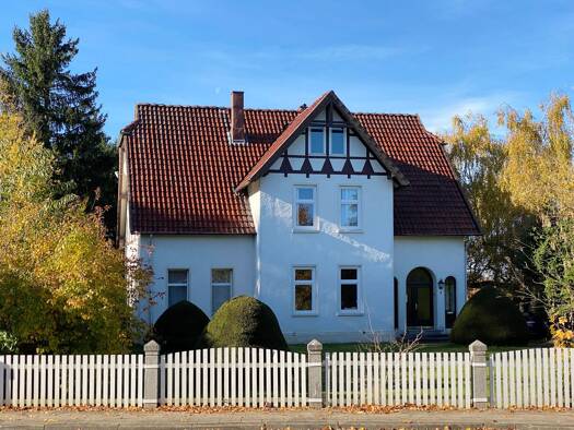 Einfamilienhaus zur Miete 1.995 € 8 Zimmer 236 m² 2.136 m² Grundstück frei ab 01.06.2026 Salzhausener Straße 7 Eyendorf 21376