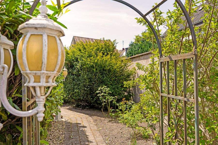 Immobilie in Bell - Schönes Einfamilienhaus mit herrlichem Garten - Bild 2