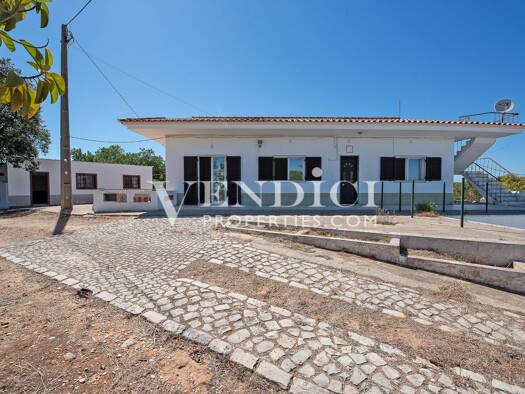 Haus zum Kauf 950.000 € 396 m² 5.113 m² Grundstück Almancil 8135