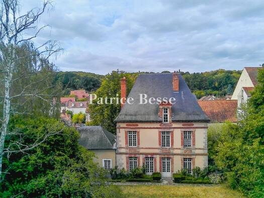 Schloss zum Kauf 1.300.000 € 7 Zimmer 320 m² 10.300 m² Grundstück Roinville 91410