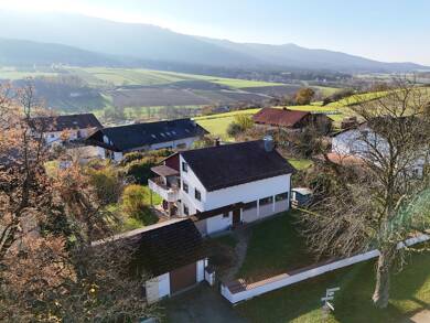 Einfamilienhaus zum Kauf 199.900 € 5 Zimmer 226,8 m² 1.128 m² Grundstück Neukirchen Neukirchen beim Heiligen Blut 93453