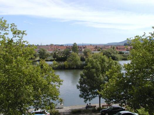 Wohnung zur Miete 570 € 1,5 Zimmer 57 m² Geschoss 2/3 frei ab sofort Kitzingen 97318