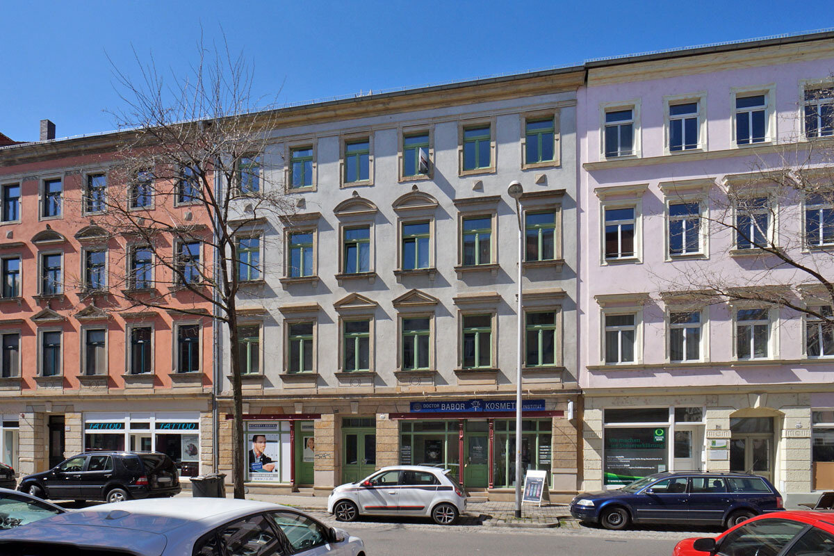 Wohnung zur Miete 483 € 1 Zimmer 52,2 m²<br/>Wohnfläche 1.<br/>Geschoss 01.04.2025<br/>Verfügbarkeit Zwickauer Straße 164 Plauen (Müllerbrunnenstr.) Dresden 01187