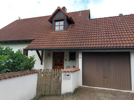 Einfamilienhaus zur Miete 1.250 € 4 Zimmer 120 m² 840 m² Grundstück frei ab 01.02.2026 Neumarkt Neumarkt in der Oberpfalz 92318