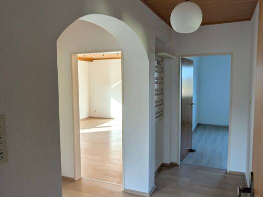 Wohnung zur Miete 650 € 3 Zimmer 75 m² 2 Geschosse frei ab sofort Heßdorf 91093