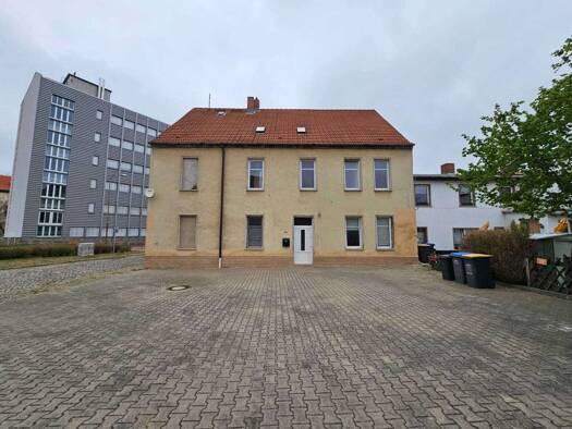 Mehrfamilienhaus zum Kauf 199.000 € 10 Zimmer 255 m² 707 m² Grundstück Staßfurt 39418