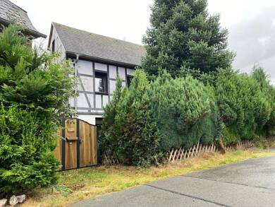 Einfamilienhaus zum Kauf 97.800 € 6 Zimmer 130 m² 725 m² Grundstück frei ab sofort Schüptitz Weida 07570